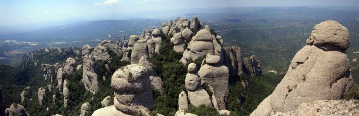 Fantàstiques vistes cap a l'oest des del cim del Lloro